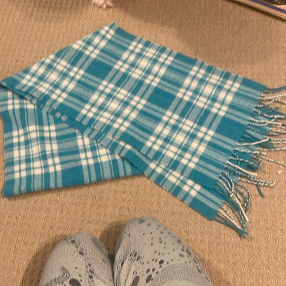 Pure wool torqouise and white scarf - Picture 1 of 3